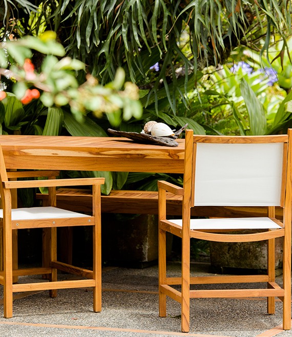 Mesa Alicante con Bancas Mallorca y sillas Alejandria